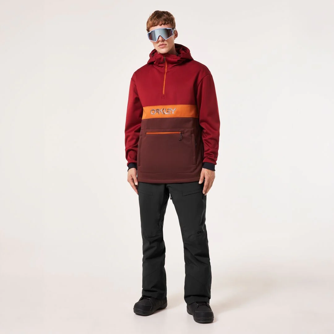 Oakley Tnp Nose Grab Softshell Hoodie - Image 4